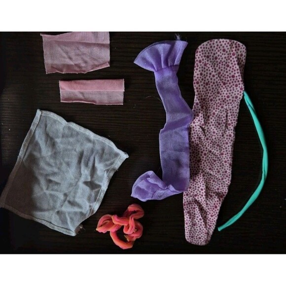 7 Vintage 1980s Random Barbie  Accessories Fashion Doll Pieces Scarf? Blankets? - Picture 3 of 14